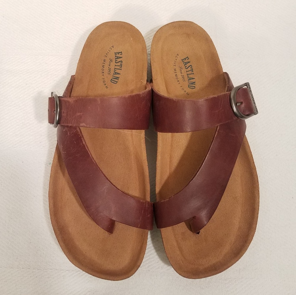 Eastland leather sandals/ memory foam footbed
